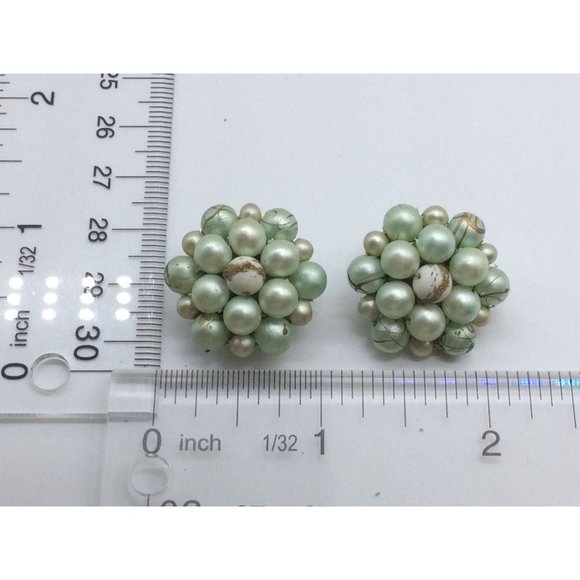 Vintage Clip On Earrings Gold Toned Round Beaded Clusters Pearly Mint Green With - Picture 7 of 7